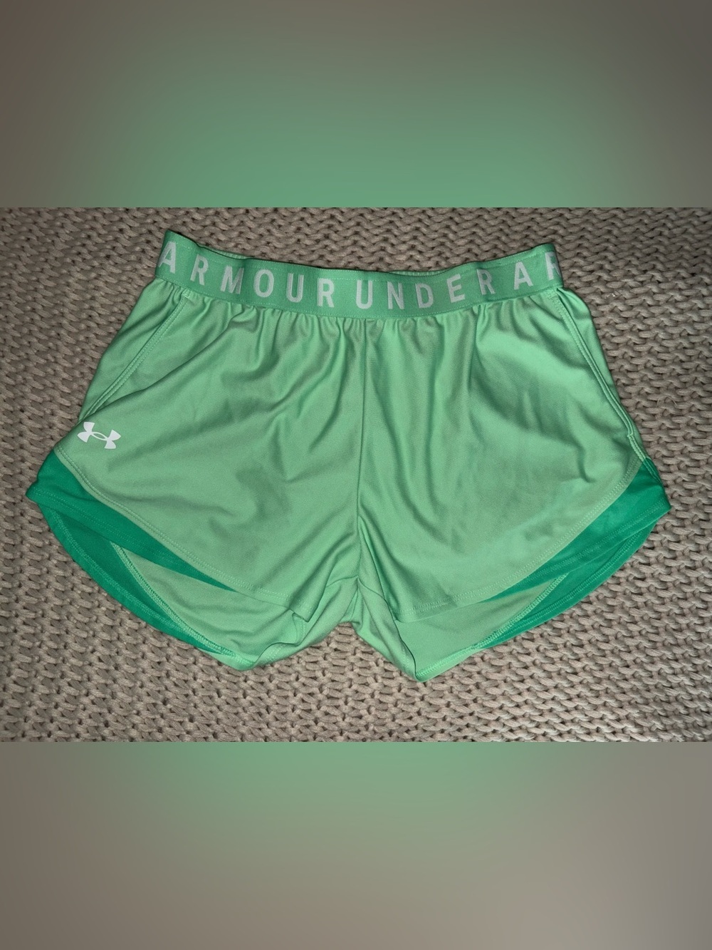 Under Armour - Green Performance Shorts - Picture 1 of 2